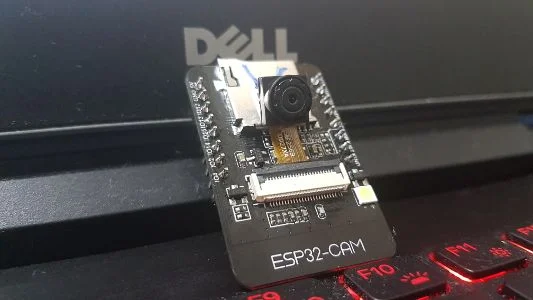 ESP32-CAM - ESP32 com câmera intercambiável